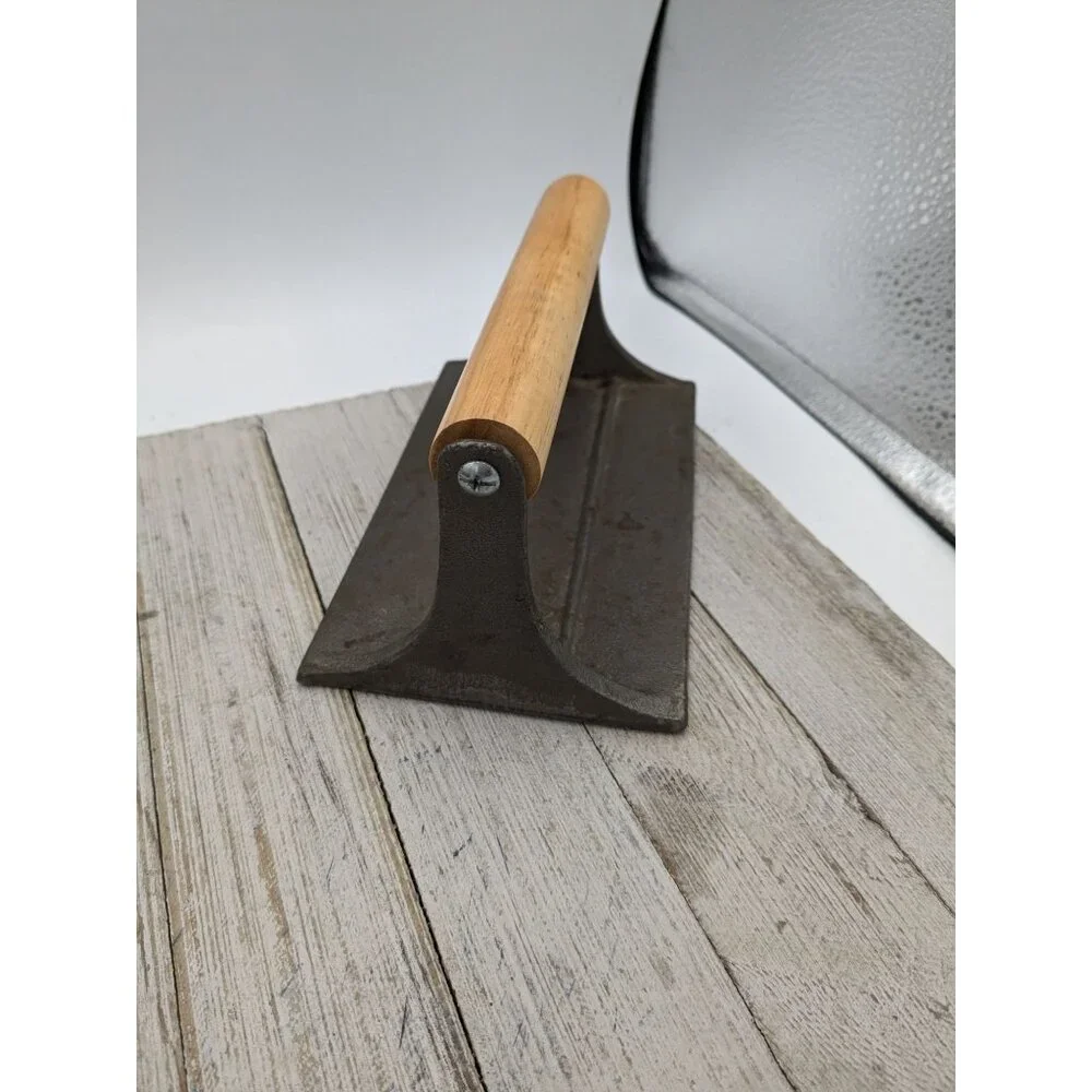 Cast Iron Bacon Press With Wooden Handle - Picture 5 of 5